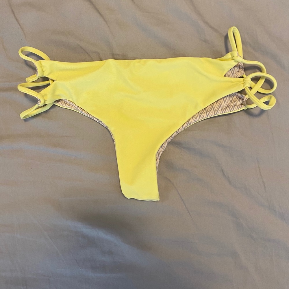 Acacia lemonade yellow bikini bottom L